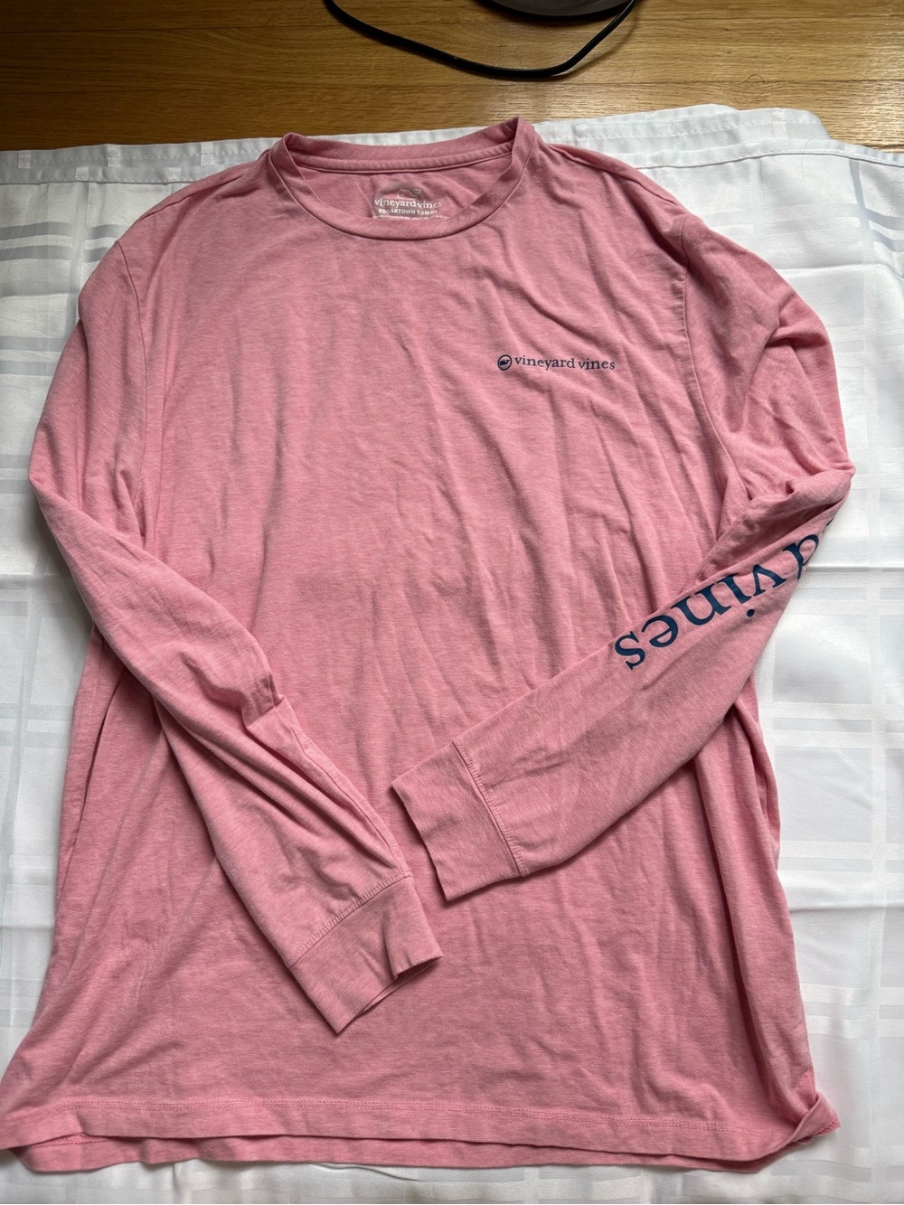 Vineyard Vines Men's Long-Sleeve Tee in Pink with Navy Logo